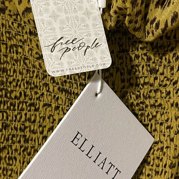 Elliatt Cottagecore Edgy Print Long Sleeve Dress NWT - Picture 6 of 6